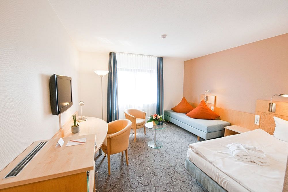 Hotel Scheffelhoehe Bruchsal Exteriör bild