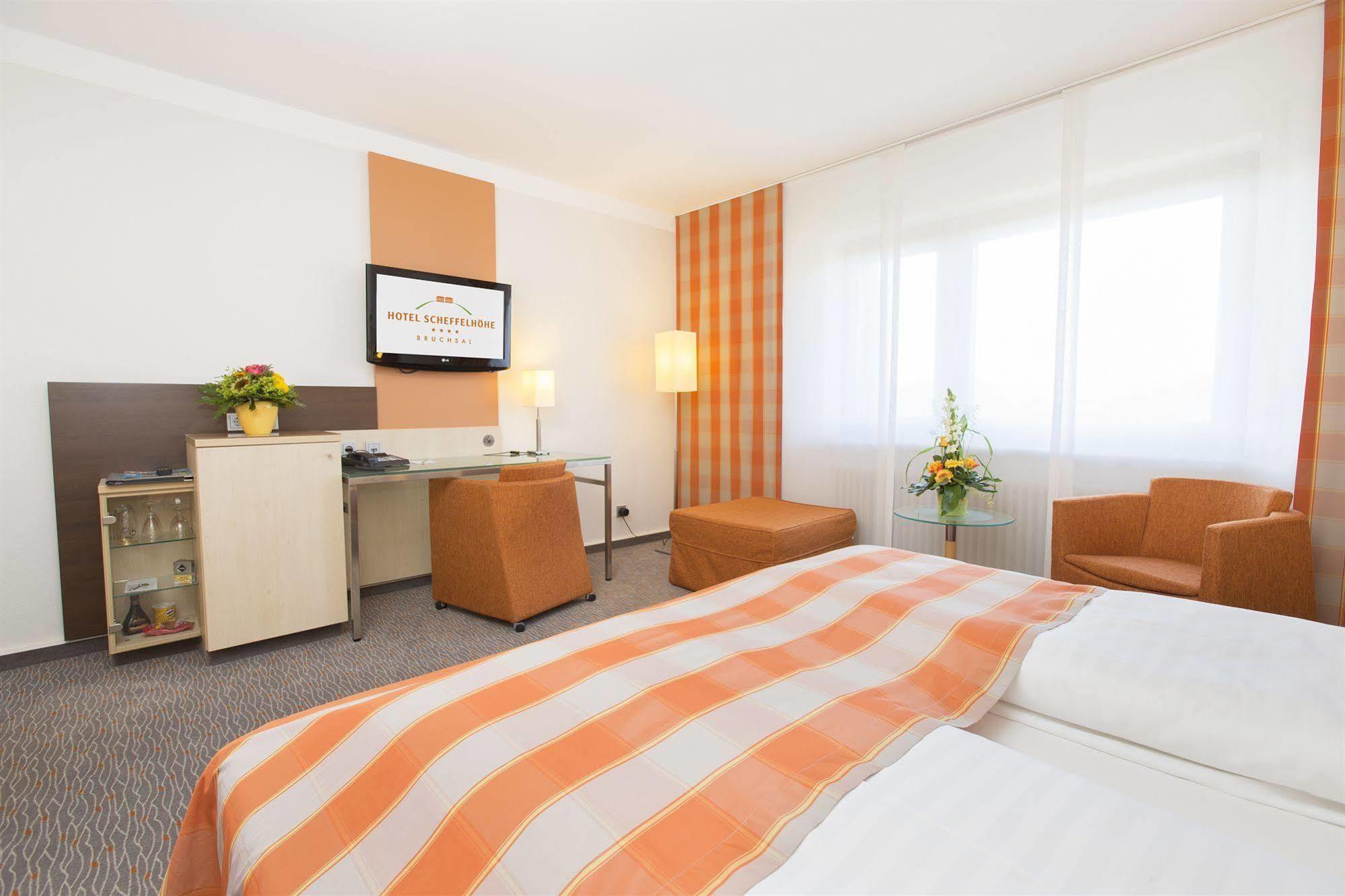 Hotel Scheffelhoehe Bruchsal Exteriör bild